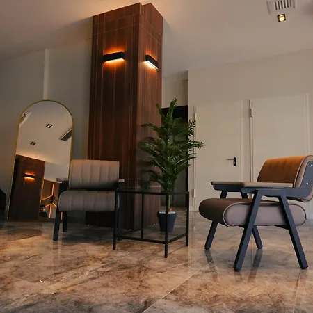 Bonnie Otel *